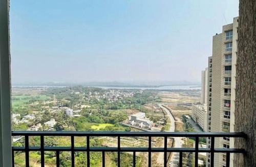 Thane West Apartment | Skyline Hideaway On 20+ Floor The Cozy Den!