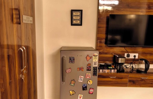 Gurugram Apartment | SkyNest stays- A unique terrace garden | Near cyber hub galleria market |