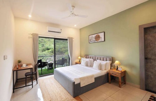 Bedla Apartment | Smart 2BHK at Lakecity Apartments by Viraalay