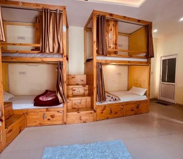 Rishikesh Hostel | Solo Nari Backpackers Rishikesh