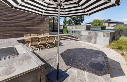 Somers House | Somers beach house, walk across the road to the beach, huge pool, general store