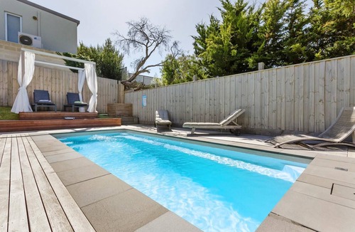 Sorrento House | Sorrento Beach House - Charmingly renovated with new pool. 2 min walk to Sorrento shops