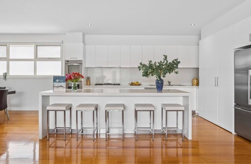 Sorrento House | Sorrento City Style - Modern townhouse only minutes from the shops and beach