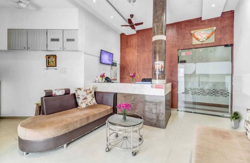 Sakinaka Hotel | Spacious 19 Budgets Bed Room Hotel Below Sakinaka Metro Station Gate no 2.