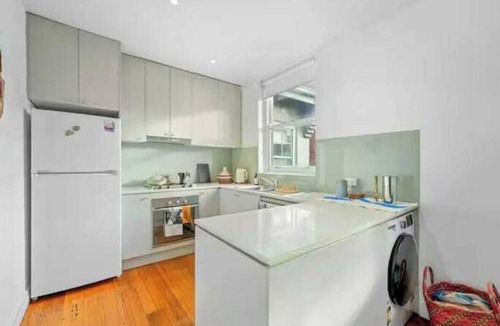 East Melbourne Apartment | Spacious 2BDR Apt in the Heart of East Melbourne