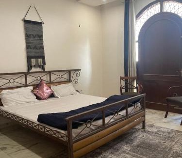 Panipat House | Spacious 5 Bedroom Park Facing House