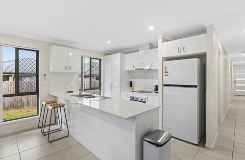 Loganlea House | Spacious Family Retreat| Near Hospital & Hyperdome