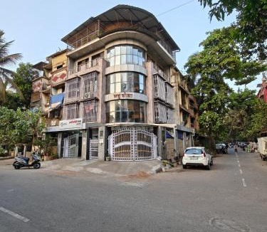 Sanpada Apartment | Spacious Garden Facing 2 BHK in Sanpada 5 mins from DY Patil Stadium