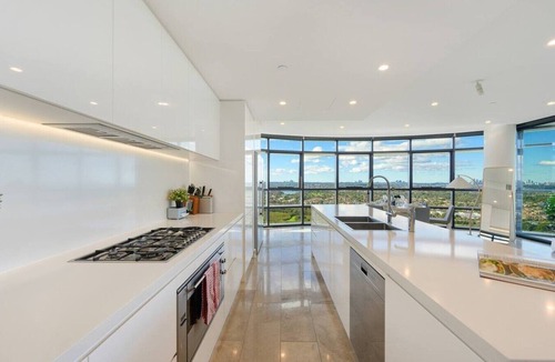 Sydney Olympic Park Apartment | Spacious High-Rise 4Br Apartment | Olympic Park