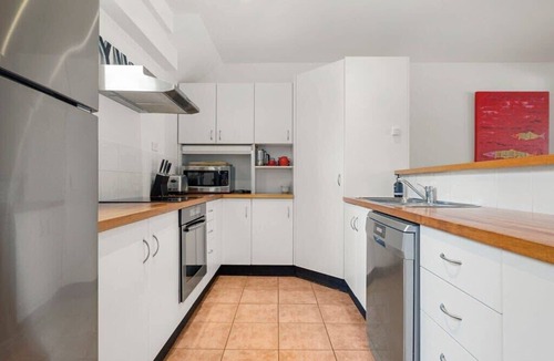 Sullivan's Cove Apartment | Spacious Modern Terrace in the Heart of Hobart CBD