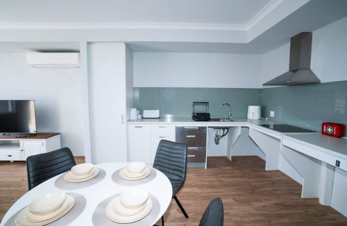 Ridgewood House | Spacious Ridgewood House: Modern Kitchen, Large Bedrooms with Large Bathrooms Attached