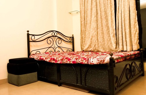 Dombivli East House | Spacious Suitable for 5-6 people near to airport