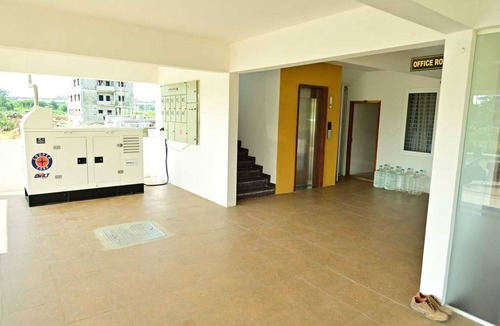 Mysore Apartment | Spacious Top Floor Luxury 3-bedroom with AC and WiFi in enchanting Mysurunnn