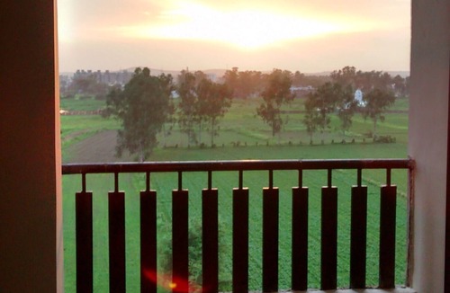 Indore Apartment | Spiritual old Indian cultural city near Airport around 10 kilometers