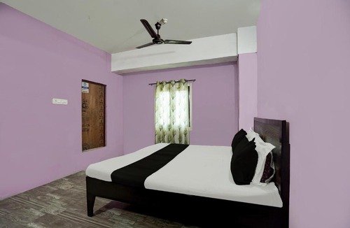 Rudrapur Hotel | SPOT ON MR Guest House