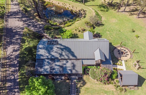 Spring Hill House | Spring Hill Country Retreat with spa