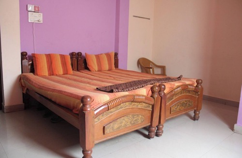 Katpadi Hotel | Srivari Premium Homestay