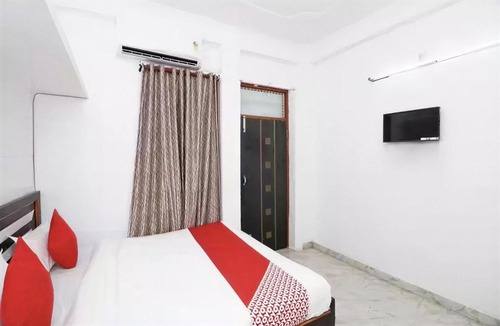 Indira Nagar Hotel | Star palace guest house