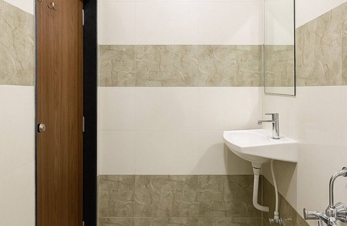 Bhuj Hotel | Stay Guru Hari Om Residency