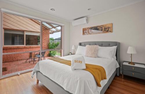 Narre Warren South House | StayAU 3BRM Family Home Netflix Pet-Friendly