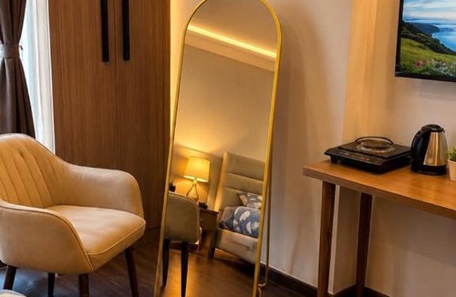 Jaypee Greens Apartment | Stayspot timing is 10AM to 6PMor 6PM to 10AM