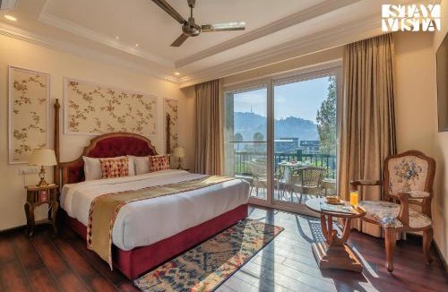 Kasauli Villa | StayVista at Cas Mir 4BHK Private Pool Villa, 5 km away from Mall road in Kasauli