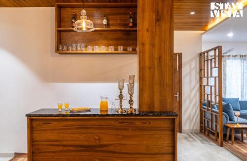 Kasauli Villa | StayVista at Dream Haus with Lawn, Jacuzzi, WiFi