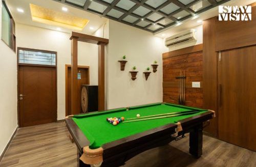Raja Park Villa | StayVista at House of Palm with Bonfire & Pool