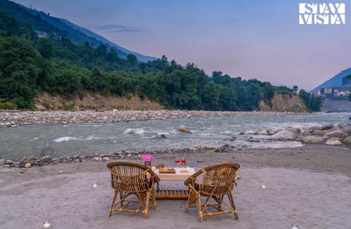Mohal Villa | StayVista at Raison Meadows with BBQ & Bonfire