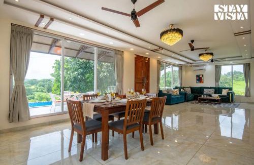 Uddar Villa | StayVista at Ravendell with Pool and Lawn
