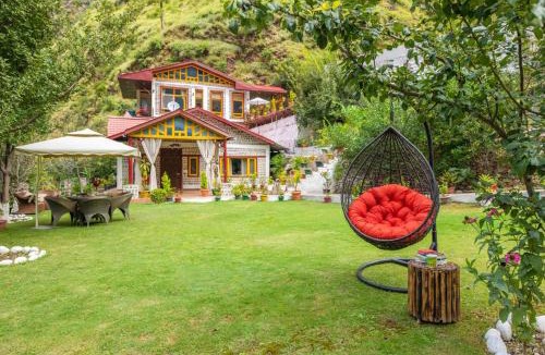 Suni Villa | StayVista at Spirits Unplugged with Outdoor Pool - Karyali