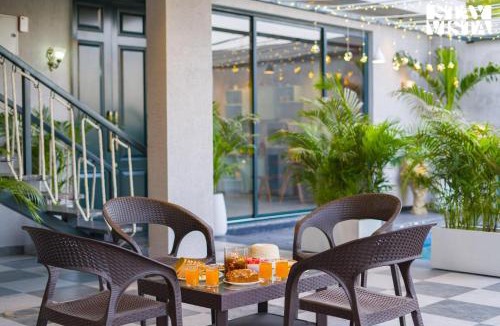 Jagatpura Villa | StayVista at Starlit Manor with Private Pool, AC, BBQ