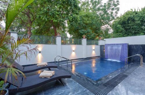 DLF City Villa | StayVista at The Sweet Sunsation with Jacuzzi, BBQ