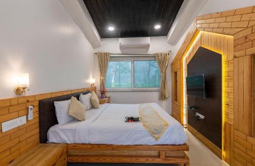 Nandanwan Villa | StayVista's Chimney Cottage with Sprawling Lawns, Picturesque Views, Plunge Pool, Jacuzzi, and Home Theatre