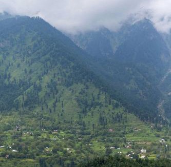 Pahalgam Villa | StayVista's Ruhaniyat - 5BHK Pet-Friendly Villa with Jacuzzi