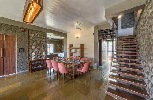 Igatpuri Villa | STONE Mansion by Phoenix Stays Igatpuri