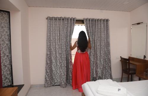 Bhilar Apartment | Stone shelter