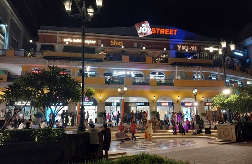 Gurugram Apartment | Studio Apartment in a Mall