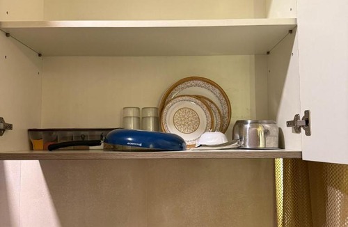 Ghaziabad House | Studio near Metro Couples Friendly Parking WiFi