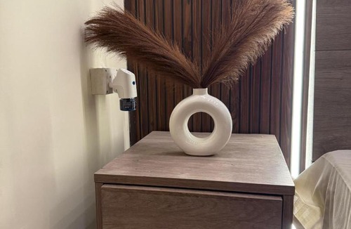 Ghaziabad House | Studio near Metro Couples Friendly Parking WiFi