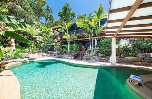 Riordanvale House | Stunning 2-bed, 2-bath property with a pool nestled in tranquil surroundings.