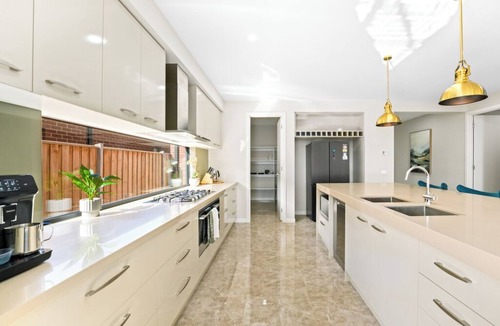 Mambourin Villa | Stunning Park-fronted Luxury Grand Family House with Gym, Pool and Spa!