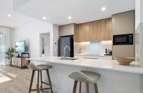 Burswood Apartment | Stylish 1-Bed Apartment with Rooftop Access