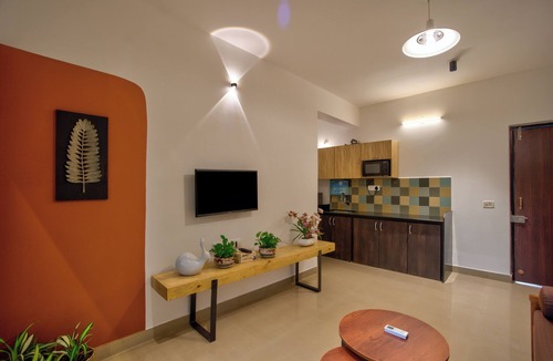 Vagator Apartment | Stylish 1BHK Vagator, Glass Wall