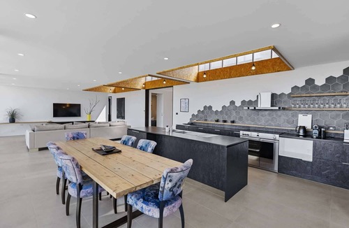 Penna House | Stylish Home with Outdoor Area & Spectacular Views