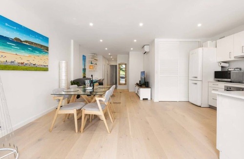 Manly Apartment | Stylish Manly Apartment with Harbour Views