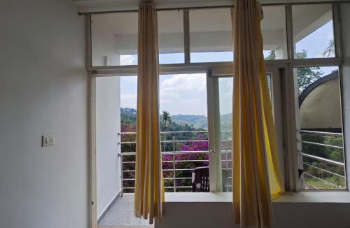 Devikolam Hotel | Suite Stayz with balcony in Munnar