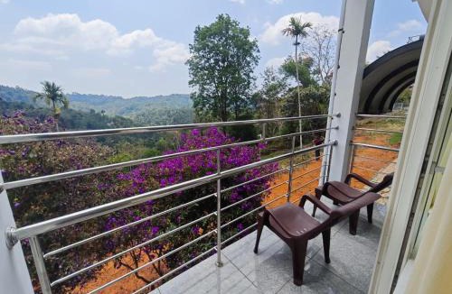 Devikolam Hotel | Suite Stayz with balcony in Munnar