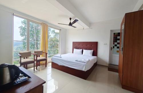 Devikolam Hotel | Suite Stayz with balcony in Munnar