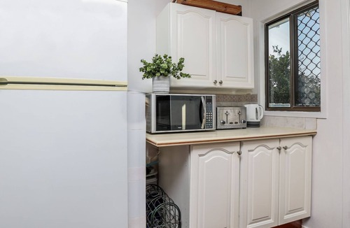 Agnes Water House | SUMMER SALT holiday house - town center, walk to the beach